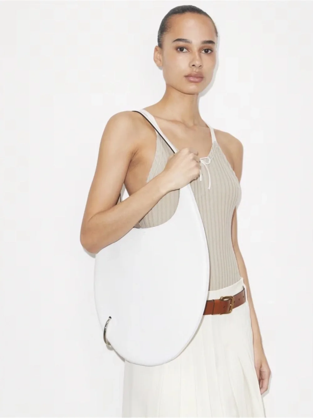 Like new Tory Burch PIERCED SOFT BAG $1,050